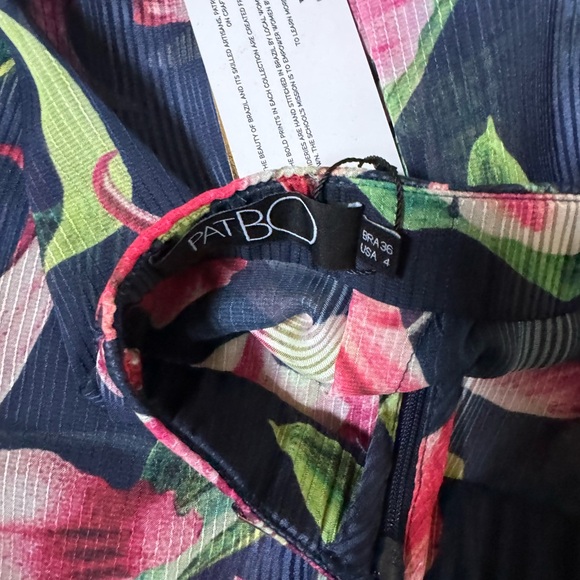 NWT | PatBO
Fringe Trim Sarong
Midnight, size 4 - Picture 8 of 9